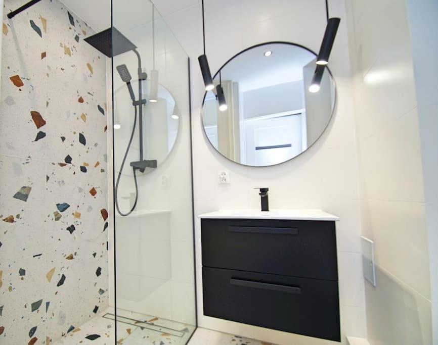 Apartament Korfantego Citycentre Z Widokiem Na Spodek カトヴィツェ エクステリア 写真