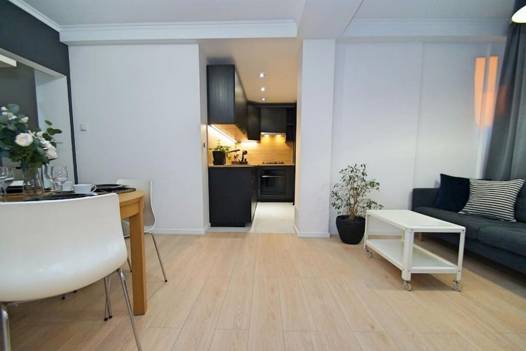 Apartament Korfantego Citycentre Z Widokiem Na Spodek カトヴィツェ エクステリア 写真